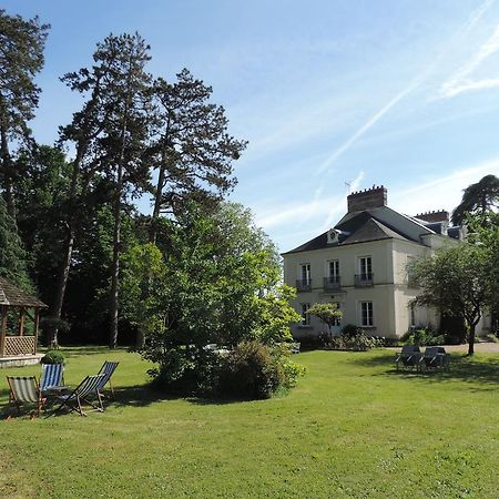 Bed and Breakfast Cedre Et Charme Saint-Branchs Exterior foto