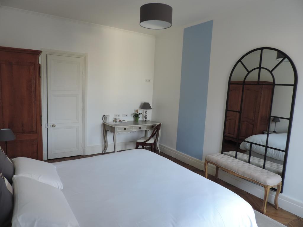 Bed and Breakfast Cedre Et Charme Saint-Branchs Zimmer foto