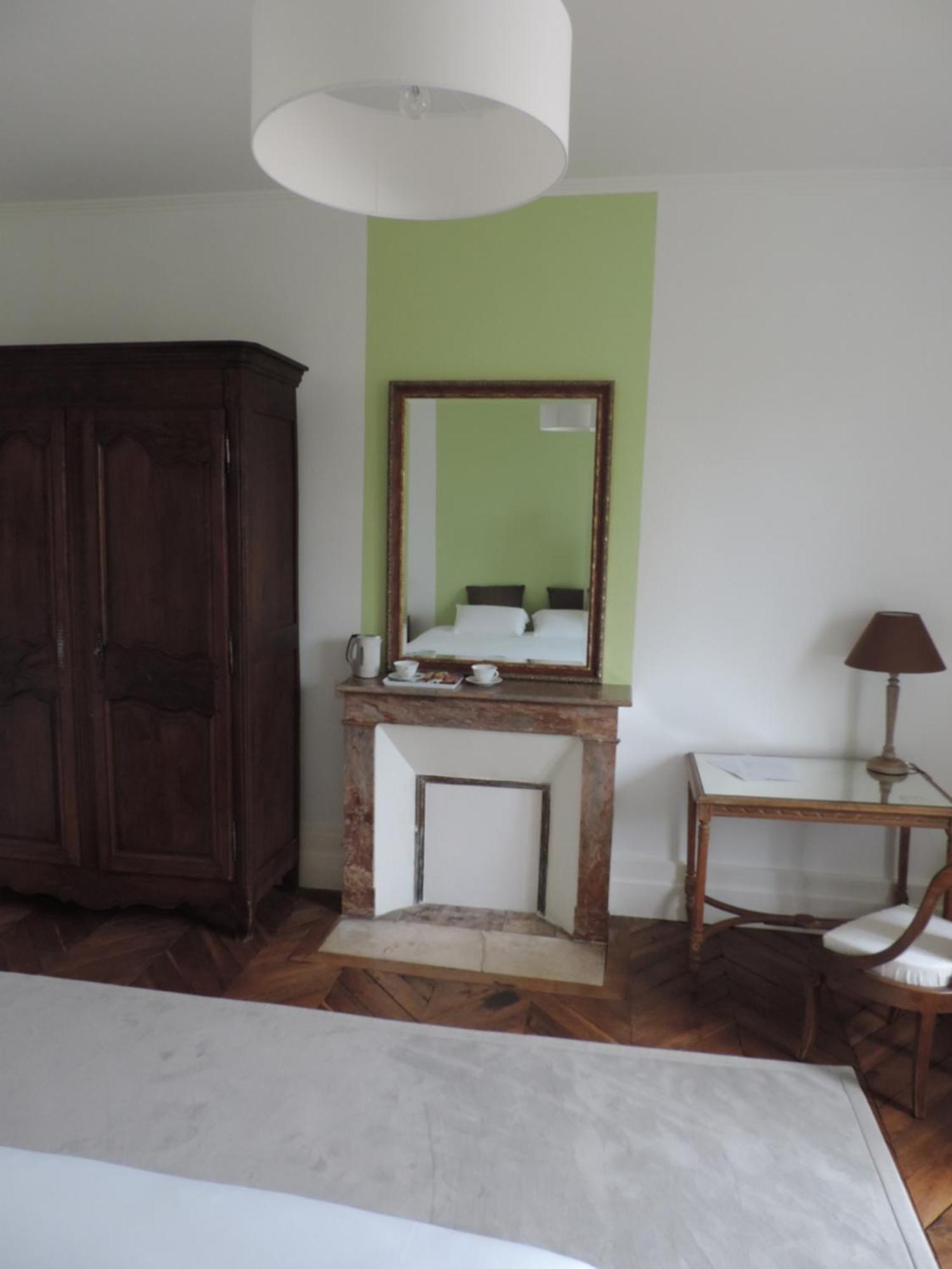 Bed and Breakfast Cedre Et Charme Saint-Branchs Exterior foto