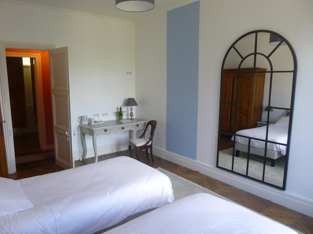 Bed and Breakfast Cedre Et Charme Saint-Branchs Exterior foto