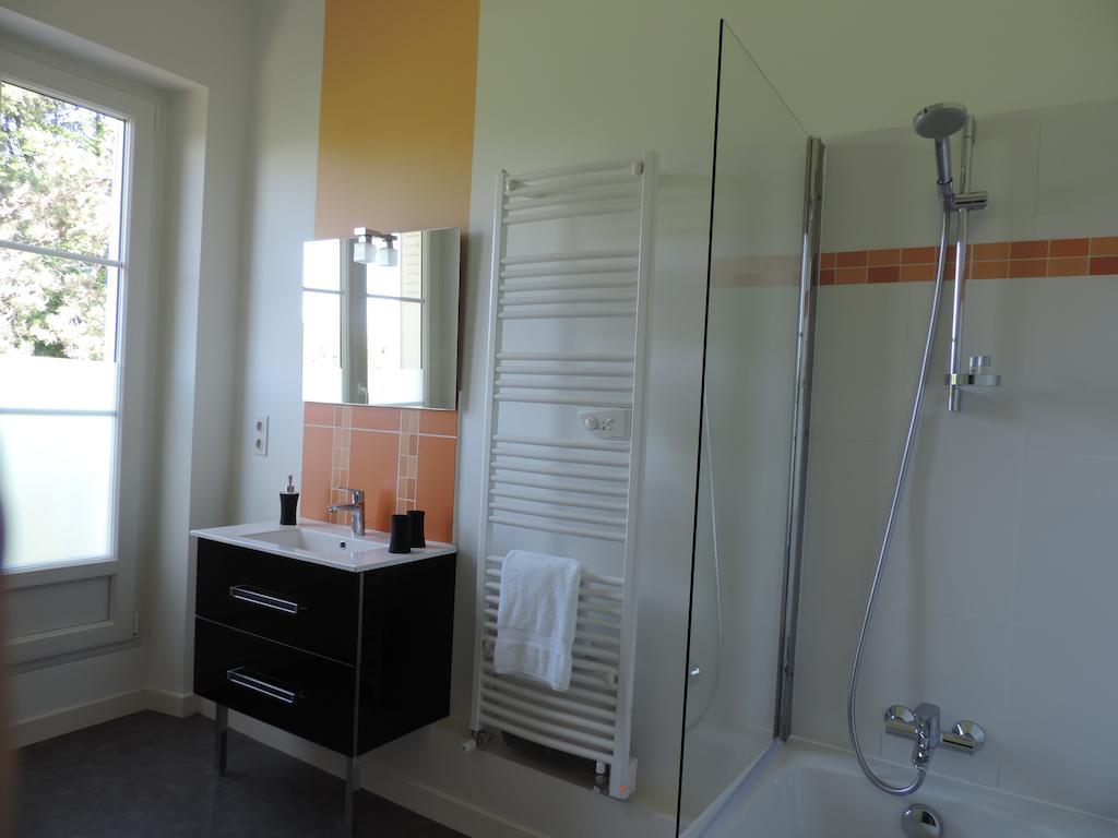 Bed and Breakfast Cedre Et Charme Saint-Branchs Exterior foto