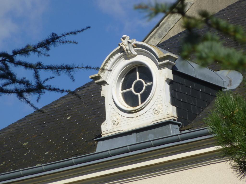 Bed and Breakfast Cedre Et Charme Saint-Branchs Exterior foto